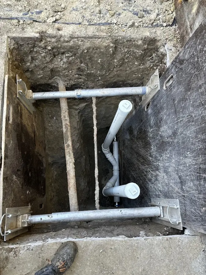 Experienced plumber completing Gas Line Repair work in North Palm Beach